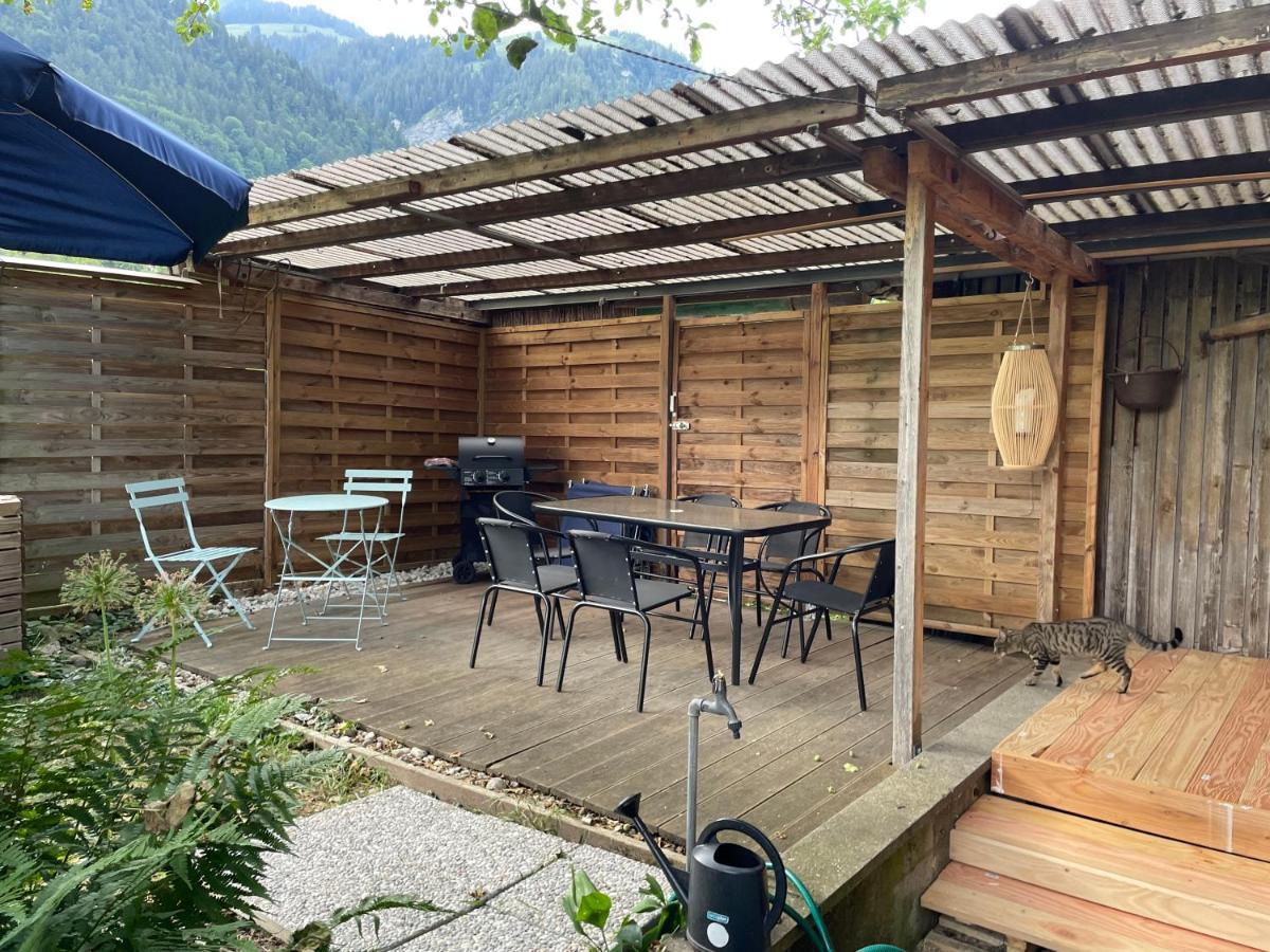 Edelweiss 4 Zi Ferienwohnung In Landhaus Frutigen Bagian luar foto