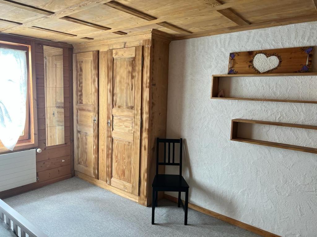 Edelweiss 4 Zi Ferienwohnung In Landhaus Frutigen Bagian luar foto