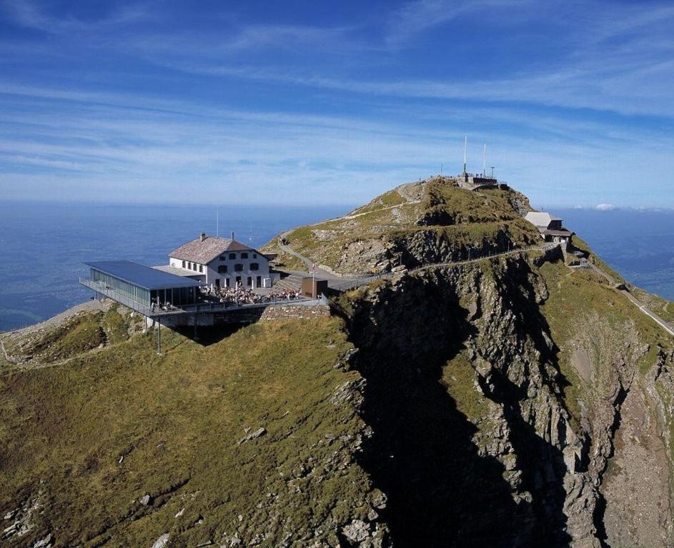 Edelweiss 4 Zi Ferienwohnung In Landhaus Frutigen Bagian luar foto