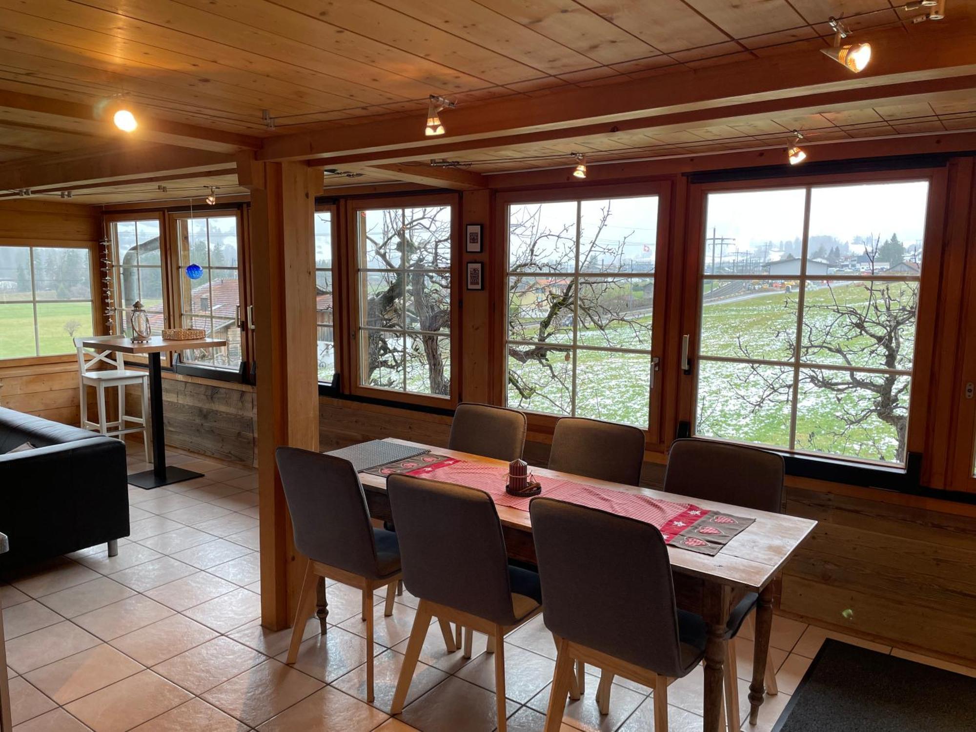 Edelweiss 4 Zi Ferienwohnung In Landhaus Frutigen Bagian luar foto
