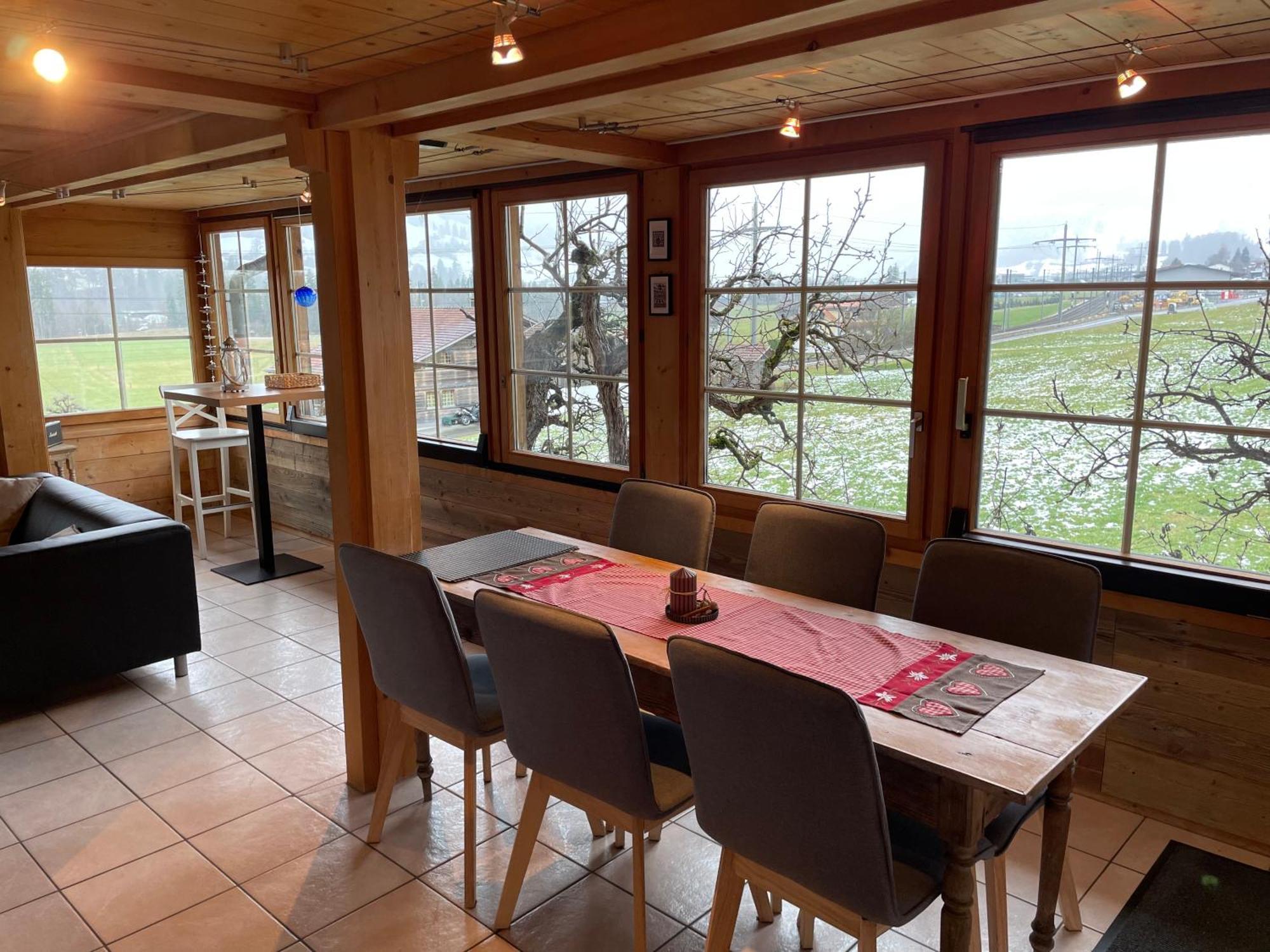 Edelweiss 4 Zi Ferienwohnung In Landhaus Frutigen Bagian luar foto