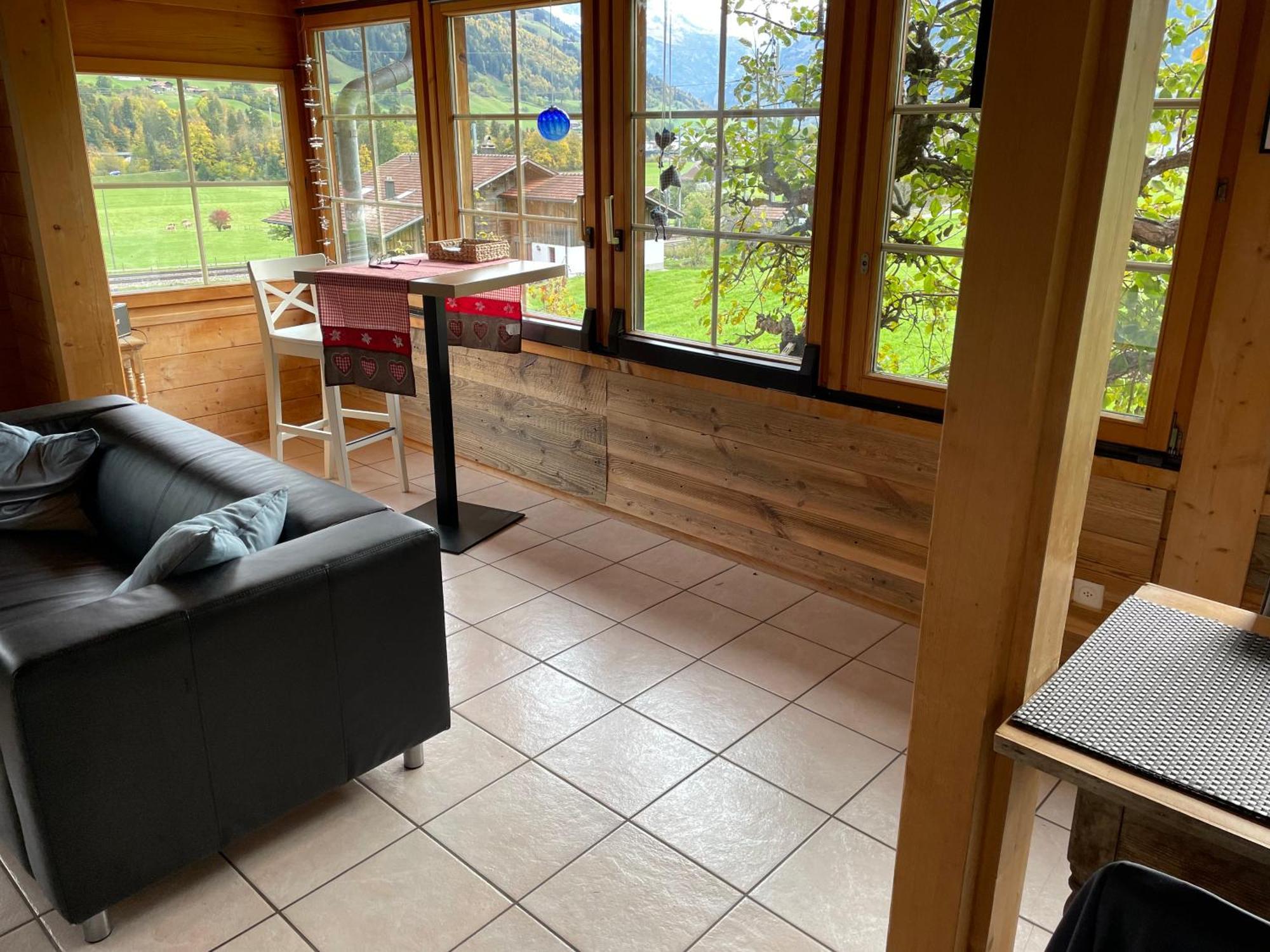 Edelweiss 4 Zi Ferienwohnung In Landhaus Frutigen Bagian luar foto