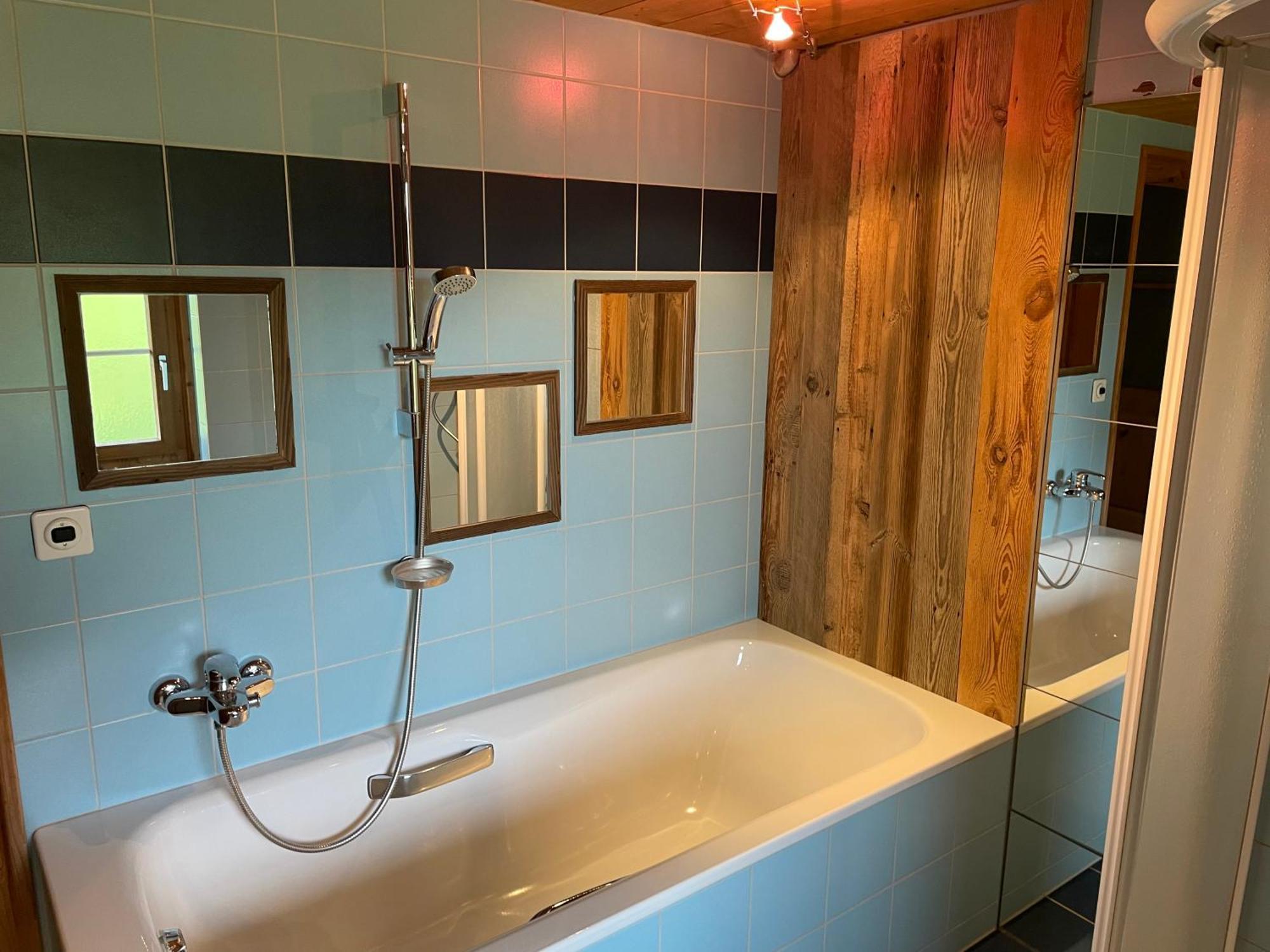 Edelweiss 4 Zi Ferienwohnung In Landhaus Frutigen Bagian luar foto