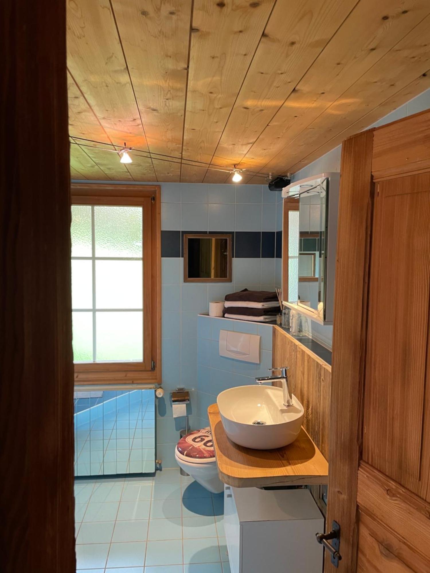 Edelweiss 4 Zi Ferienwohnung In Landhaus Frutigen Bagian luar foto