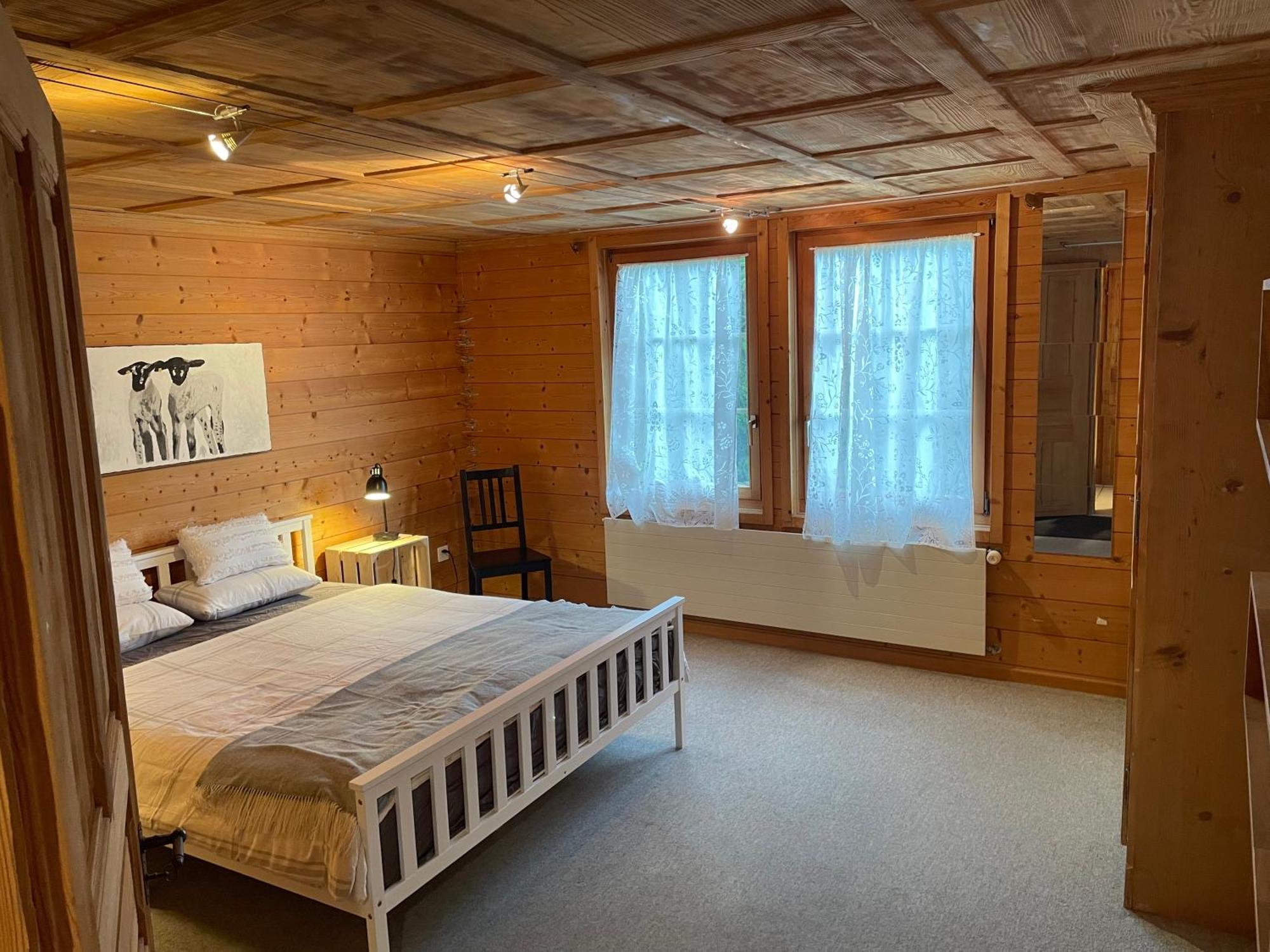 Edelweiss 4 Zi Ferienwohnung In Landhaus Frutigen Bagian luar foto