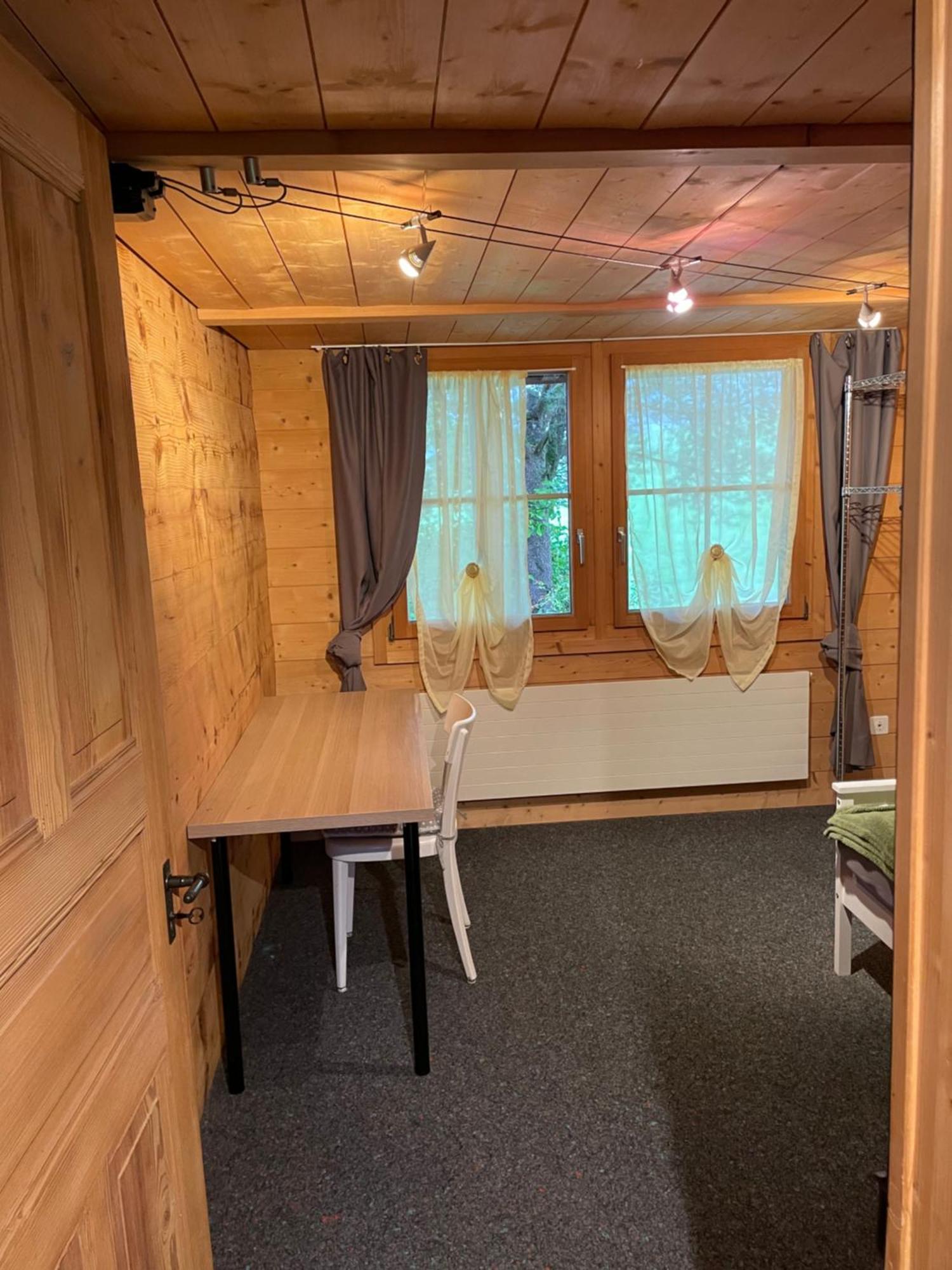 Edelweiss 4 Zi Ferienwohnung In Landhaus Frutigen Bagian luar foto